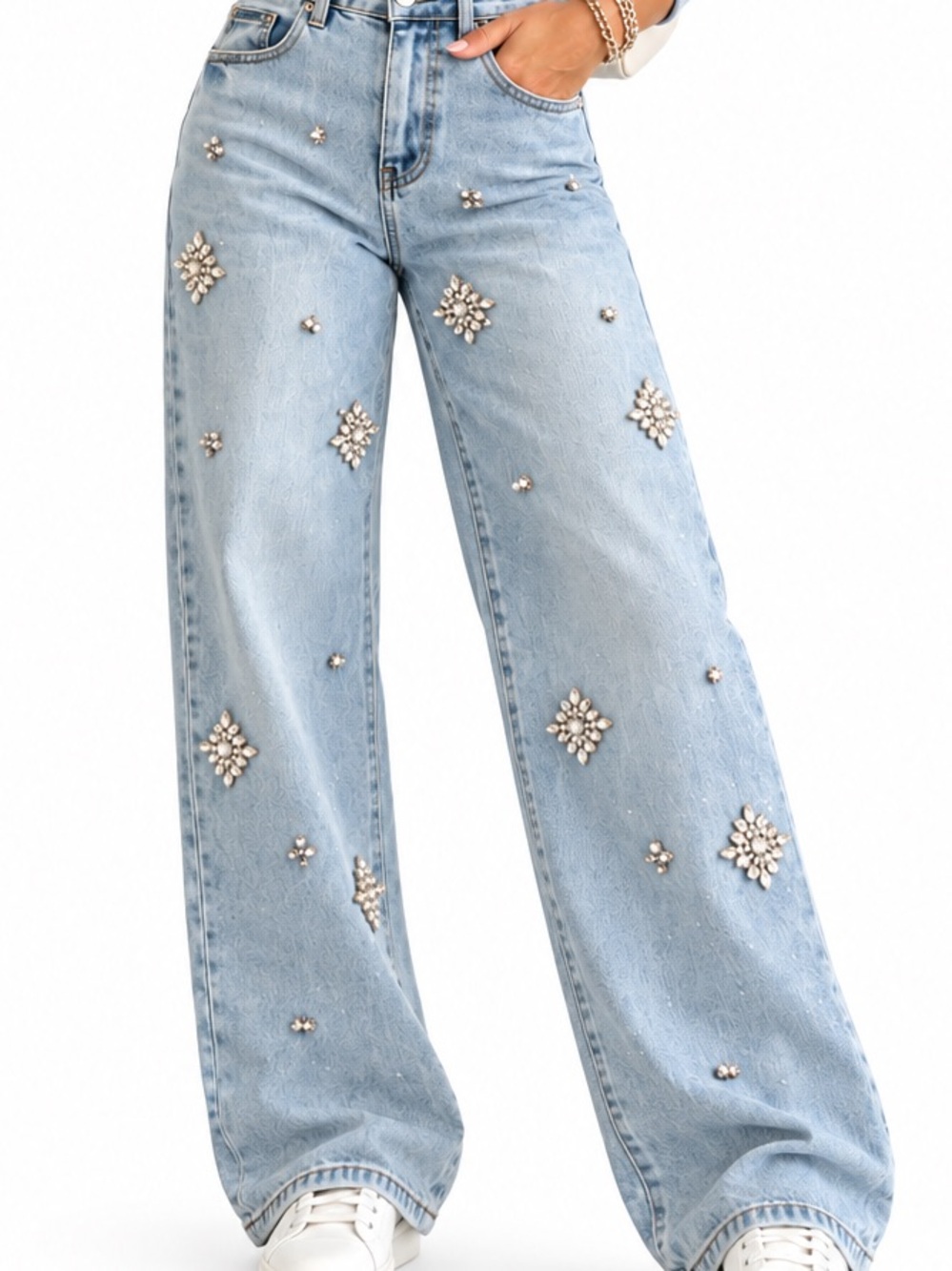 203.NWT Embellished Light Blue Wide-Leg Jeans